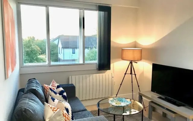 Heathrow Airport Apartments (Peymans)