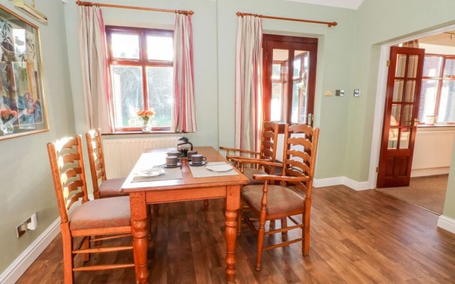Molls Cottage