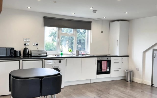 The Hatton Apartments - Free Parking