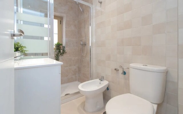 Trendy Two Bedrooms In Ollerias