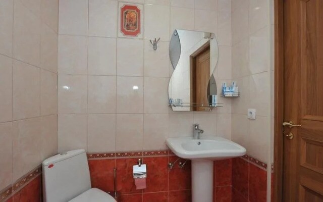 Отель Crown