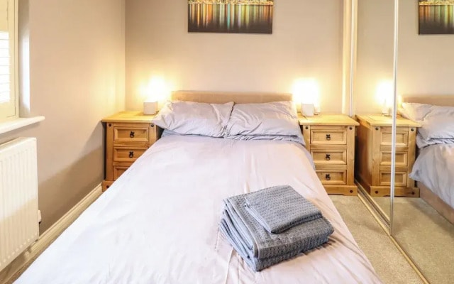10 Mellor Way