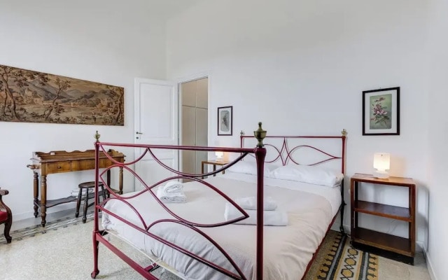 Elegant 3-Bedroom Apt in Piazza Mazzini