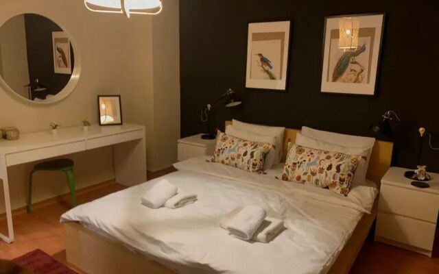 Central and Convenient Flat in Sisli