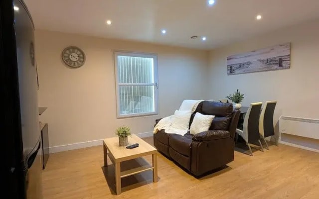 Upperhead Row Apartment