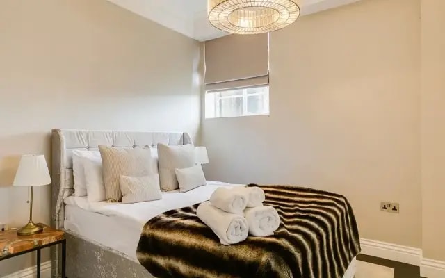 Spectacular Knightsbridge Apartment 3-bed