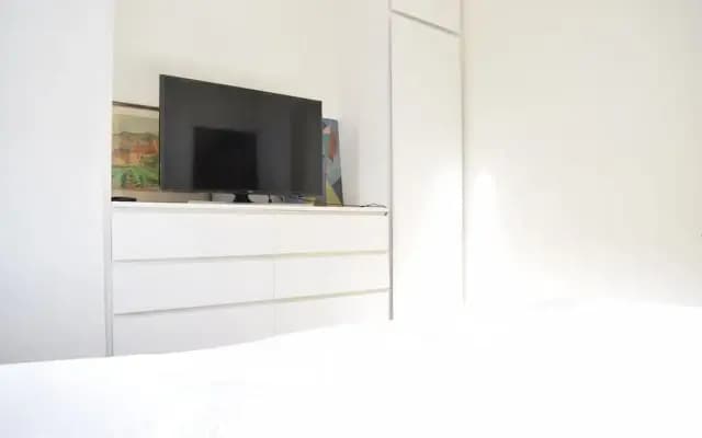 1 Bedroom Primrose Hill Apartment