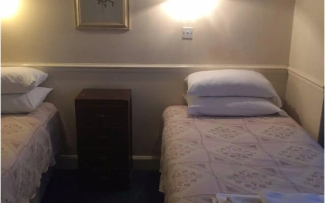 Colnbrook Lodge