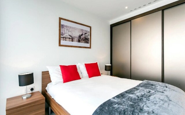 Premium One bedroom apartment City Road Basin