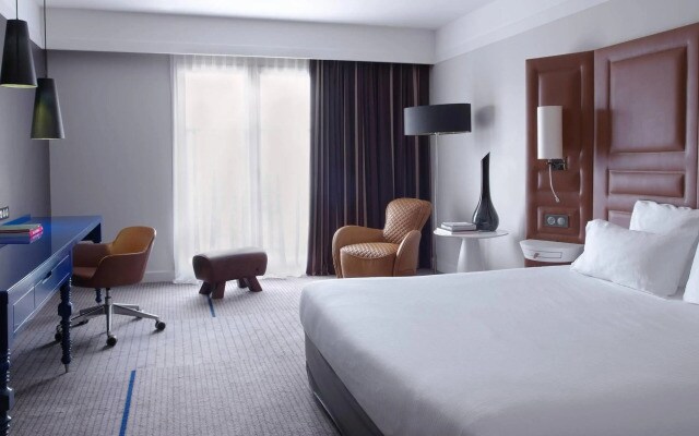 Renaissance Paris Hippodrome De St. Cloud Hotel