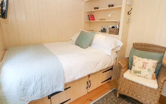 Shepherd's Hut