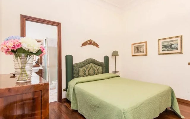 RSH Spanish Steps Luxury Apartment