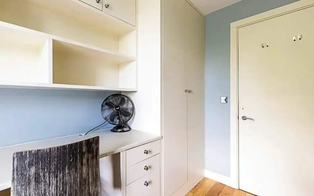 Spacious Modern Flat in Chelsea Harbour
