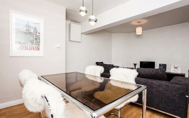 Riverside Cutty Sark 2 Bedroom Retreat