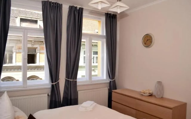 Riverside Ruterra Apartment