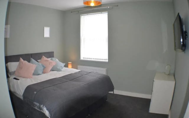 Birkenhead - 2 Bedroom House