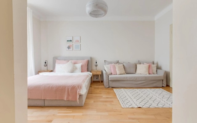 Modern Quiet Apartment next to Wenceslas Square