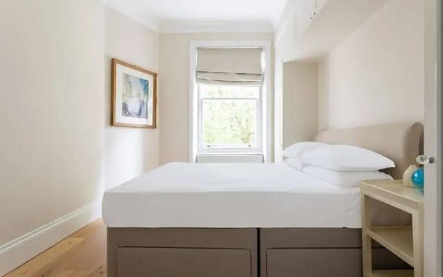 Egerton Gardens IX by Onefinestay