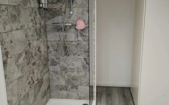 Immaculate 4-bed Apartment in Liverpool