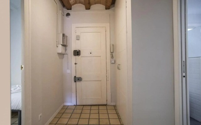 41CB193- Charming rustic apartment