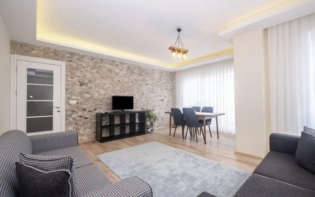 Modern and Central Flat With Balcony in Maltepe