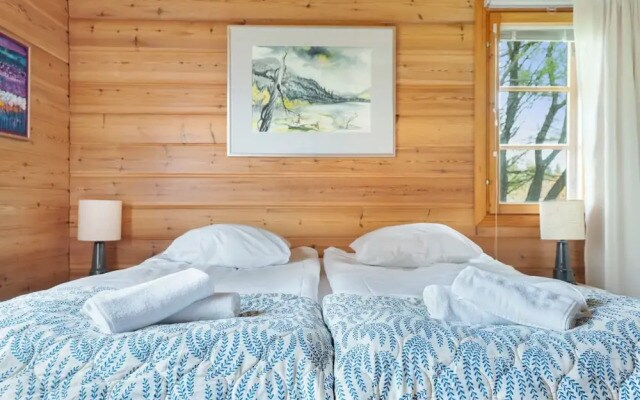 Cozy 3BR Riverside House with Sauna