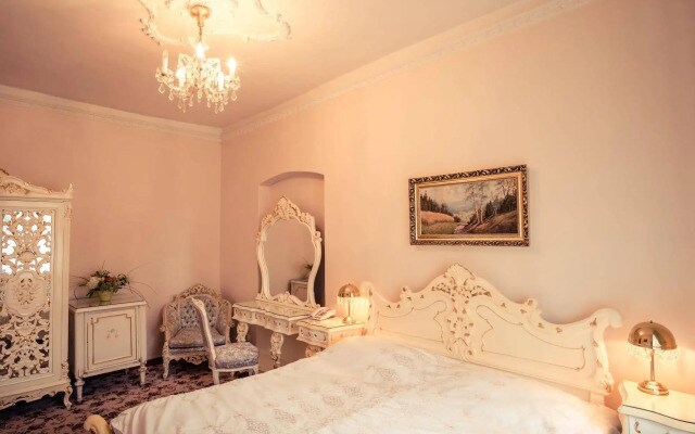LH Hotel Gold