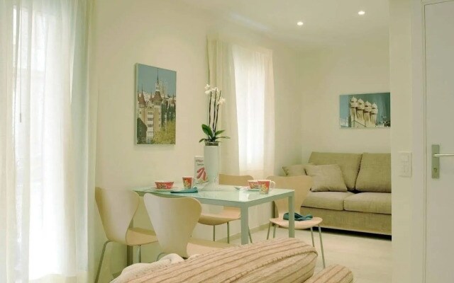 ClassBedroom Apartments I