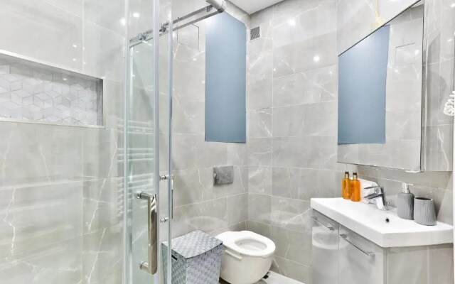 57 - Luxury Parisian Home Sebastopol 1
