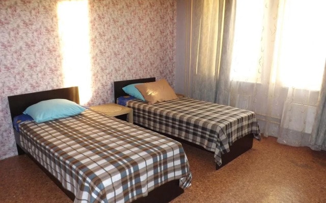 Na Bolshoy Akademicheskoy Apartment