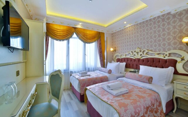 Nayla Palace Hotel