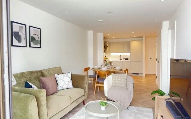 2 Bed Flat - Sleeps 4 - Parking - Wifi