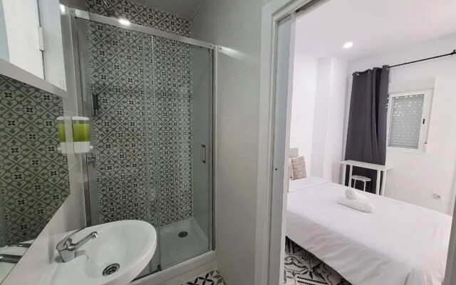 AYZ Silvela - Auto check-in property