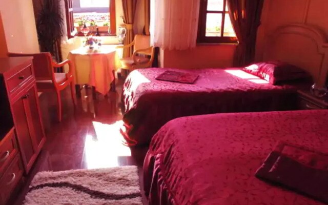 Emmasaray Hotel