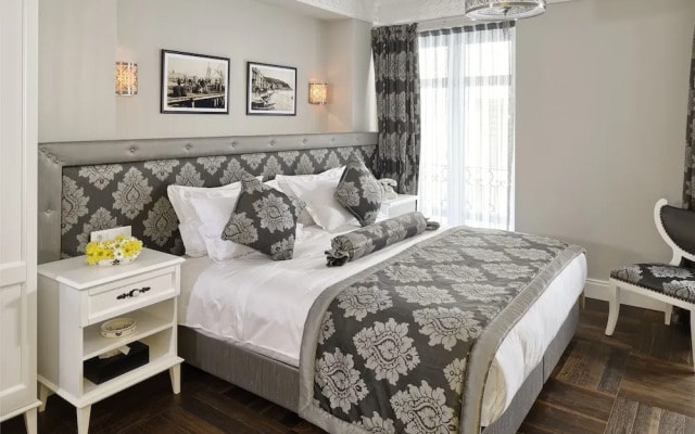 Next House Pera Hotel