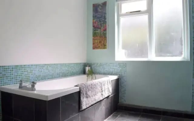 Lovely 2 Bed Apartment with Garden