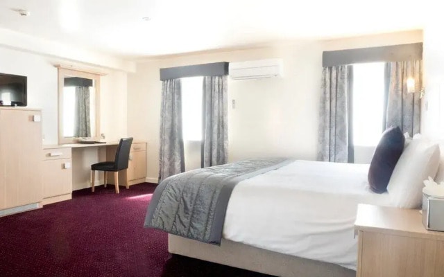 Cambridge Hotel Waterfront