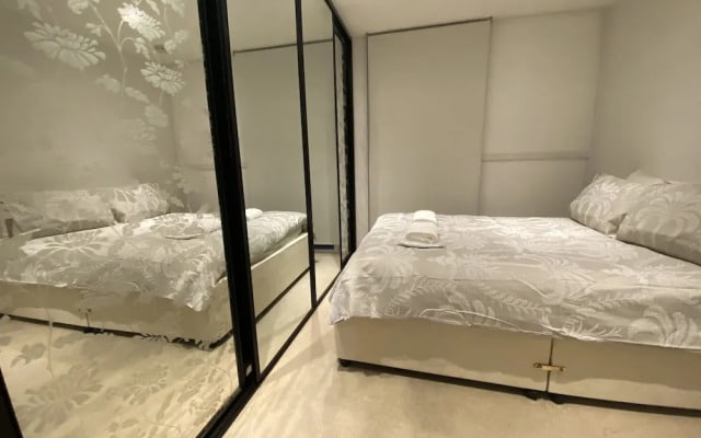 Cosy 3 bed Penthouse in Royal Docks London