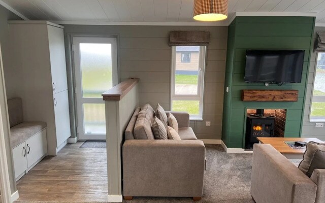 Sure Studio by Best Western Brackenborough Lakes & Resort