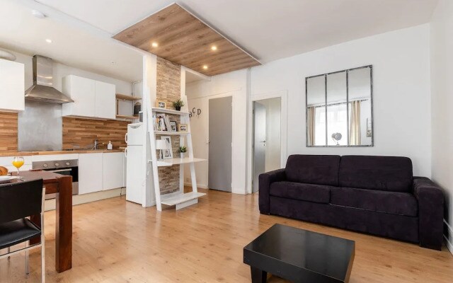 Eiffel Tower - Rue Cler Area Apartment