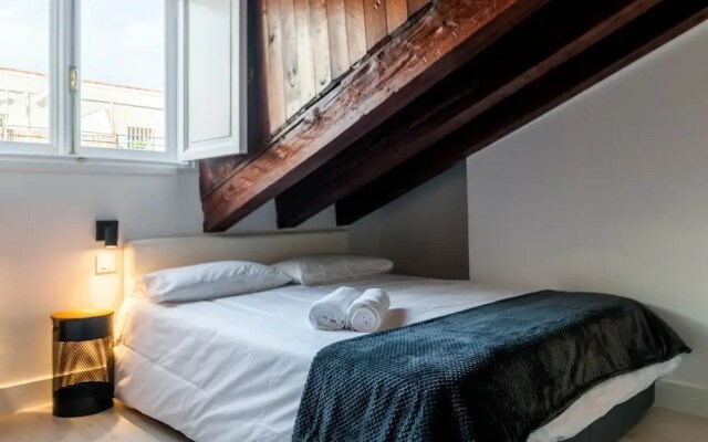 Hellenhost - Gran Via