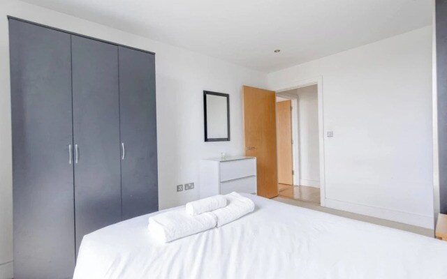 Sleek & Sunny 1BD Flat Near Greenwhich - Deptford!