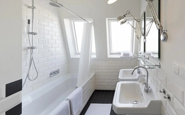 Grand Max Apartment