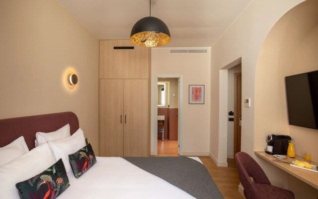 9Hotel Cesari