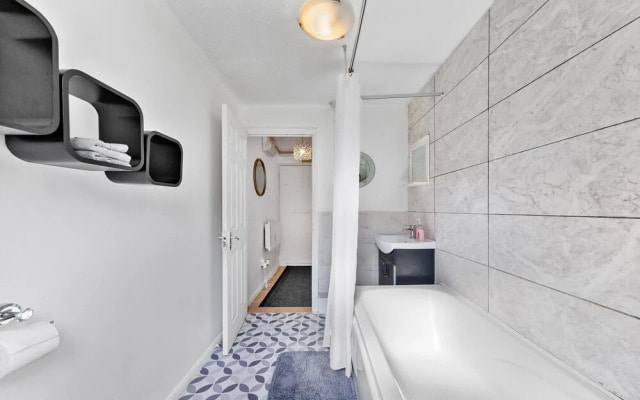 Stunning 1 Bedroom Apartment in Dagenham