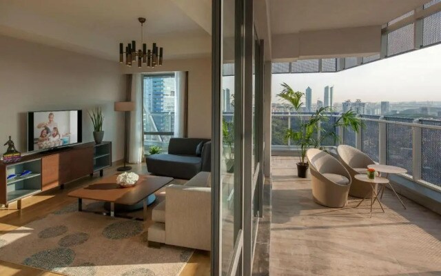 Deluxe Apartment with Shared Pool and Refreshing View in Maslak