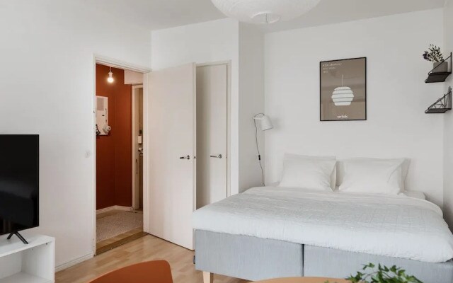 Spacious Design Studio Home With Terrace
