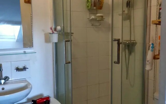 2 rooms flat Clichy Levallois