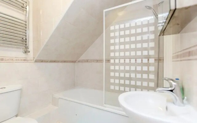 Watford Junction Apartment