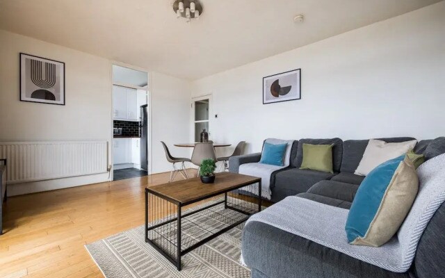 Stunning 2 Bed Flat near Tower Bridge